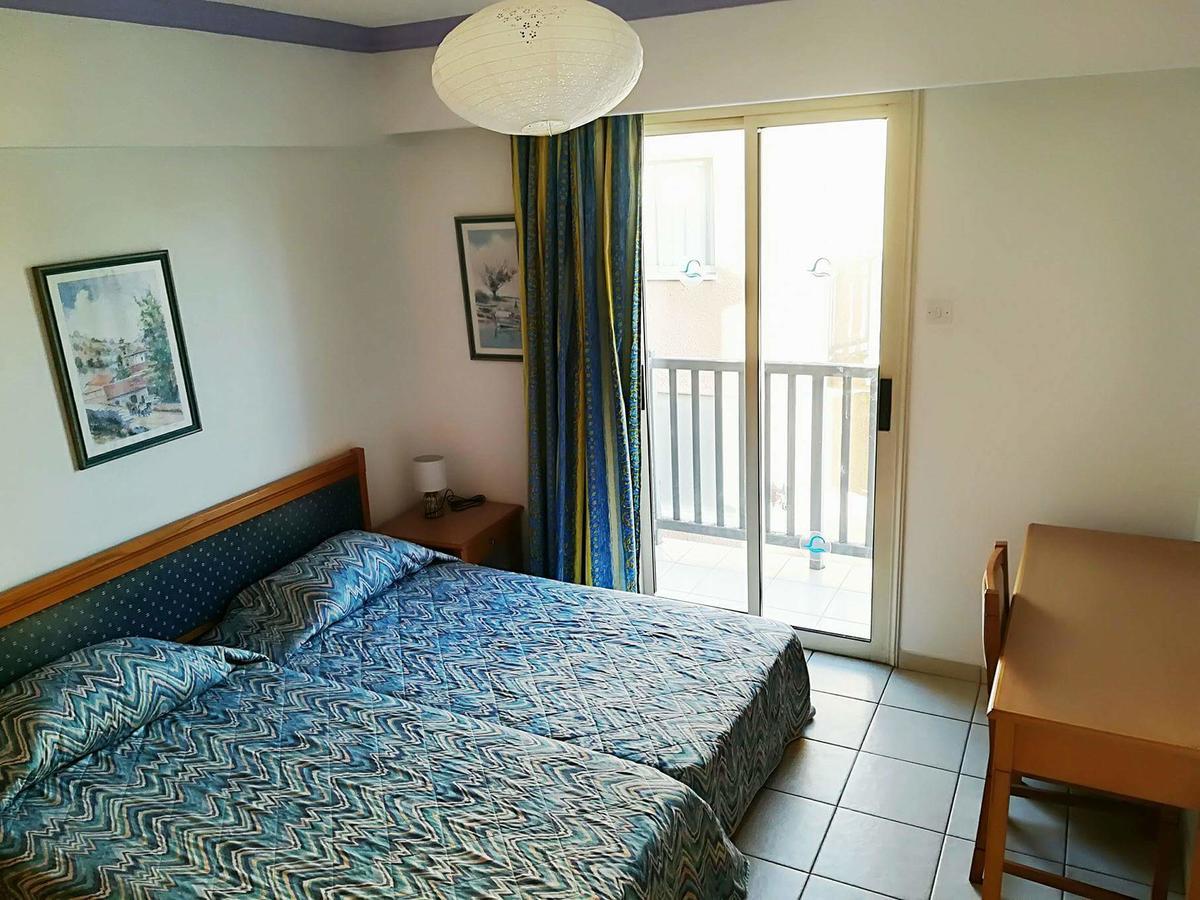 Mike'S Basilica Apartment Paphos Exterior photo